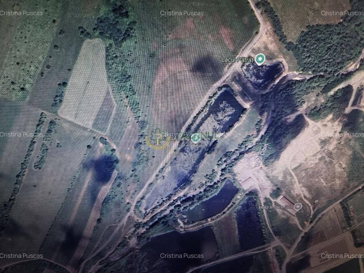 Teren 32.000 mp cu luciu de apă 24.000 mp de vânzare în Orlat - 1