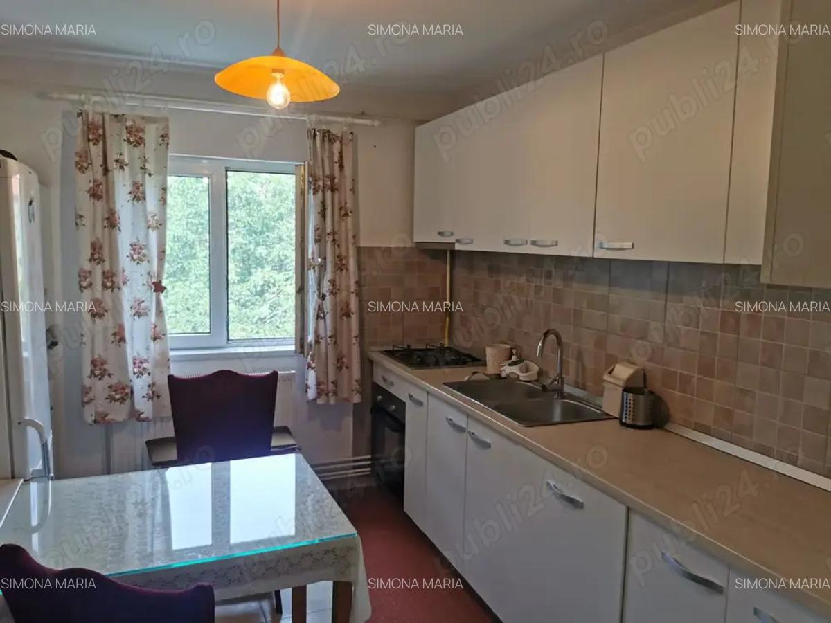 Inchiriez apartament 3 camere - 5