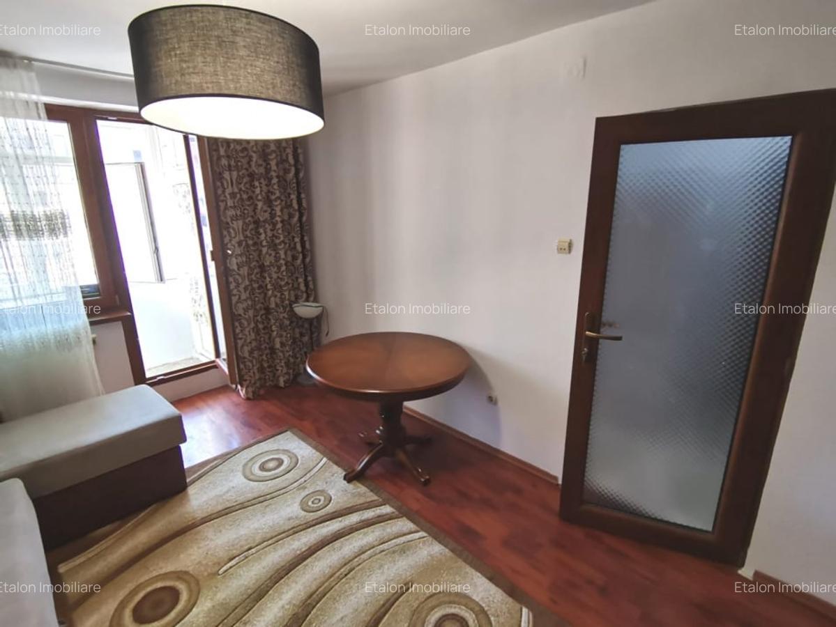 Apartament de 2 camere semidecomandat, etaj 3, Maratei 4 - 5