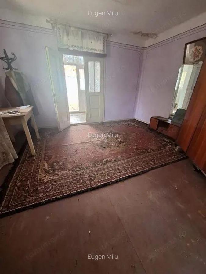 Casa batraneasca de vanzare Comane?ti, cartier Straja la 5 minute de ora? - 6