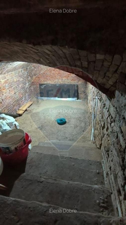 Casa cu 3 camere de vanzare in zona Centrala - 19