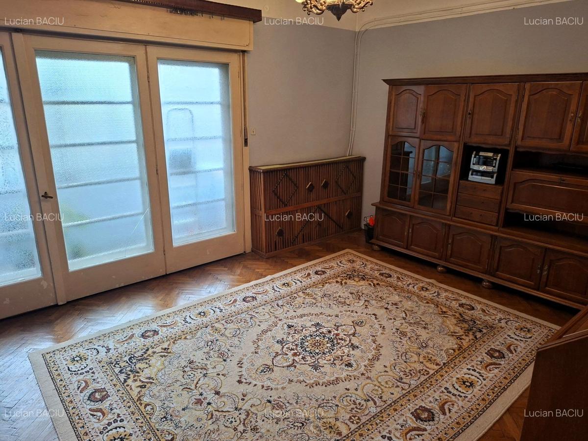 Apartament cu 3 camere in vila interbelica, de renovat - comision 0%! - 2
