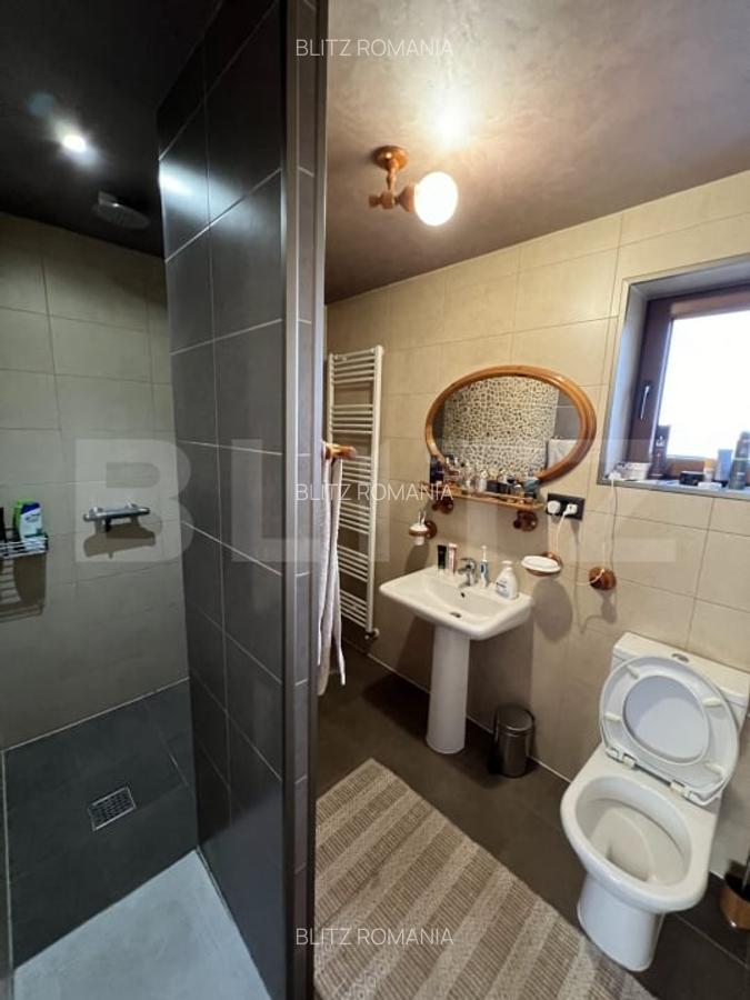 VILĂ deosebita cu piscina si panorama spre padure - 11