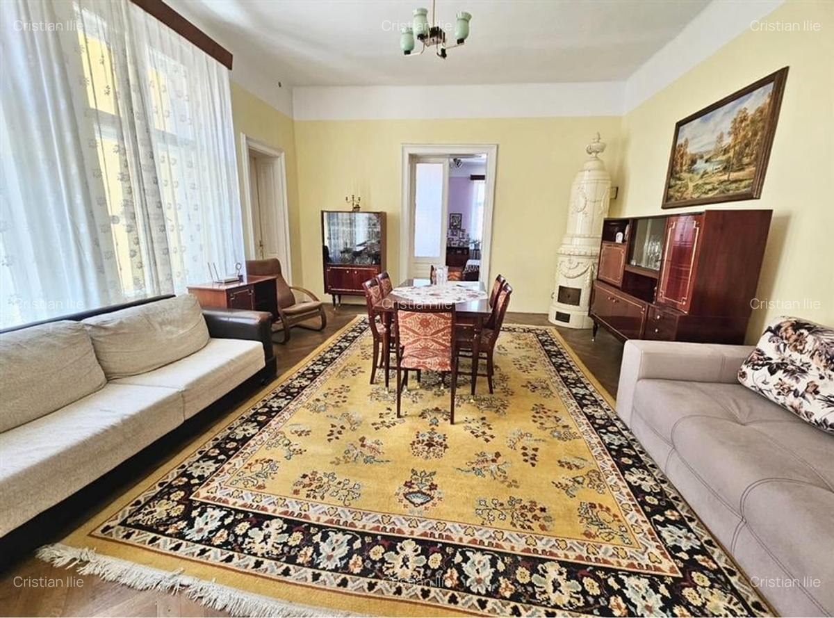 Investitie, Apartament Rar cu 6 Camere / Curte Privata | Centrul Istoric/ COMISI - 6