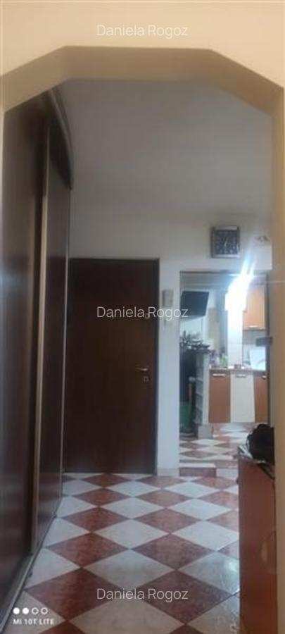 Apartament cu 4 camere decomandat în Fizicienilor - 8