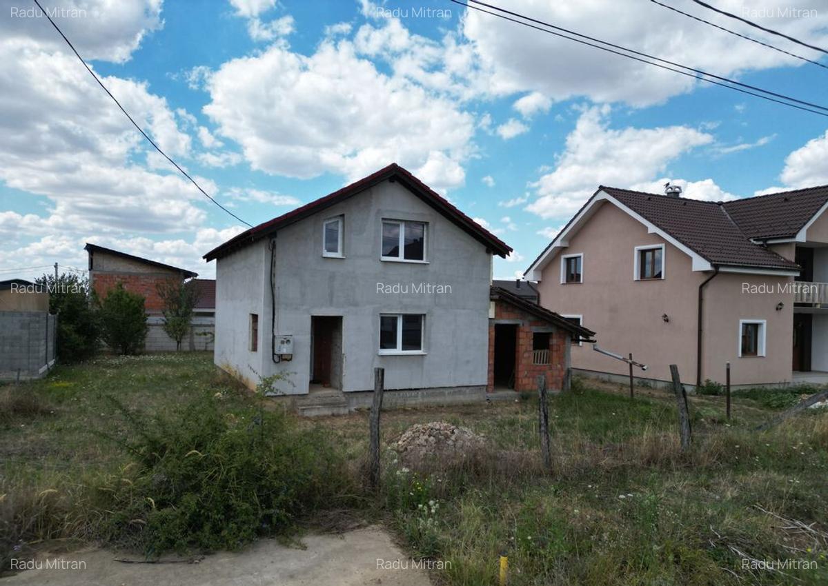 Casa la gri in Frumuseni - 3