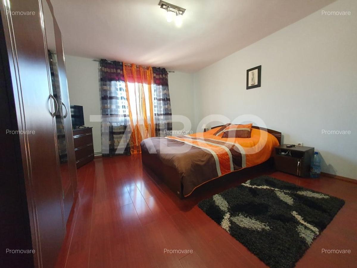 Casa individuala cu 7 camere 2 fronturi 1000 mp teren in Sura Mare - 11