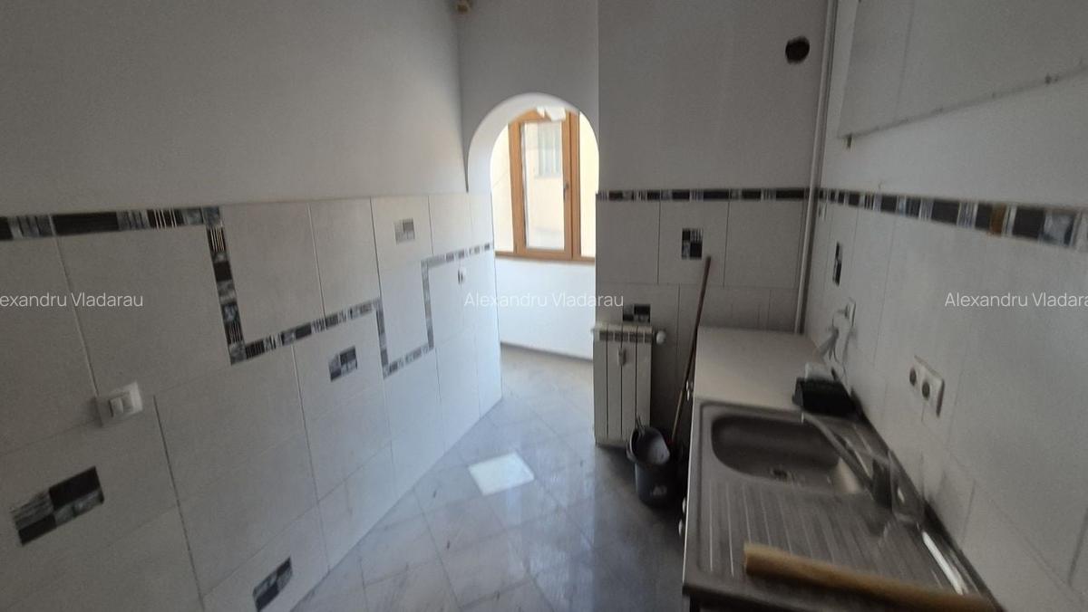 Apartament cu 3 camere 103,78 mp - piata Romana - 8