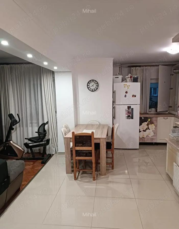 Apartament 3 camere de vanzare zona Drumul Sarii - 3