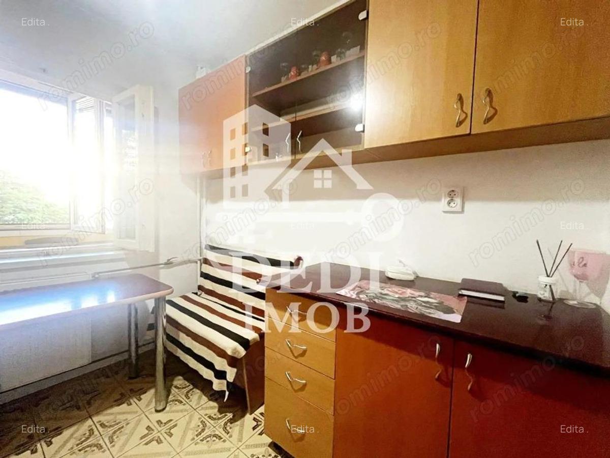 Apartament cu 3 camere de inchiriat Decebal, Oradea - 8