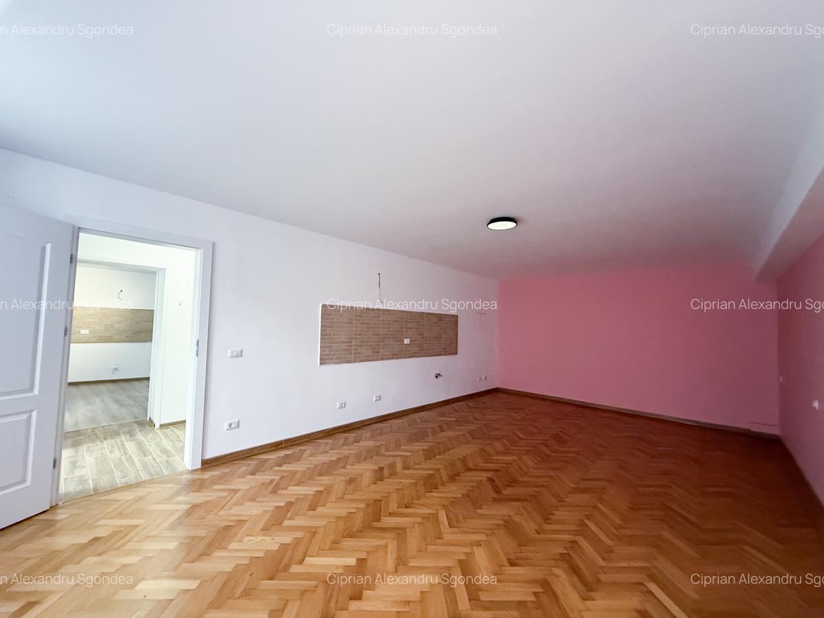 Apartament cu 3 camere decomandat în Centrul Istoric - 14