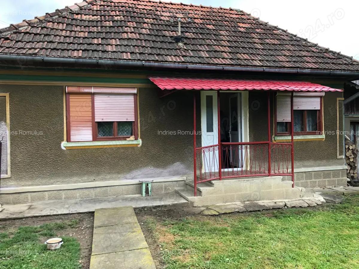 Vand casa cu etaj, dependinte si anexe gospodaresti - 19
