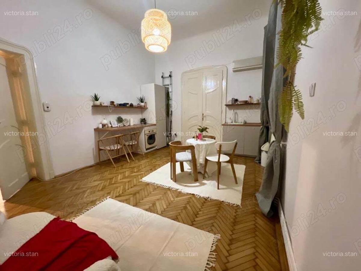 Apartament istoric, 3 camere, 104 mp - Pia?a Victoriei | Vedere panoramica,complet utilat ?i mobilat - 7