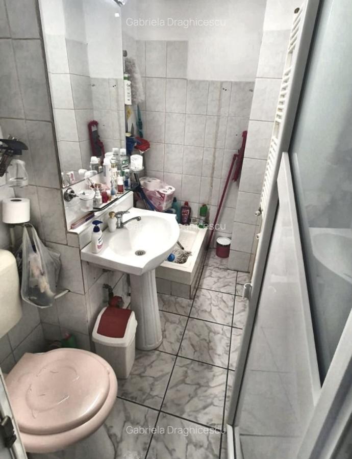 Apartament cu 4 camere decomandat în Colentina - 10