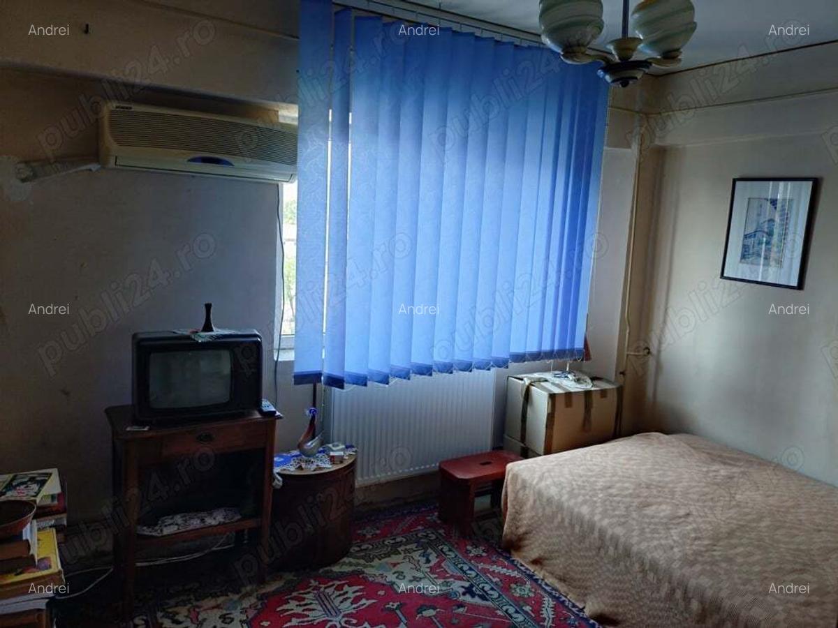 Vand apartament 3 camere, etaj 4, decomandat 75 m2 - 6 Vand apartament 3 camere, etaj 4, decomandat 75 m2 - 6