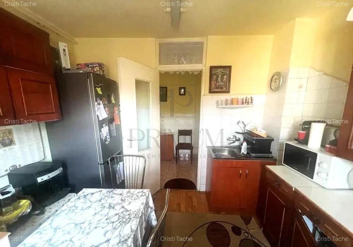 COMPLEXUL STUDENTESC - ETAJ 3 - BLOC IZOLAT - 3 cam - 2 bai - centrala proprie - 5