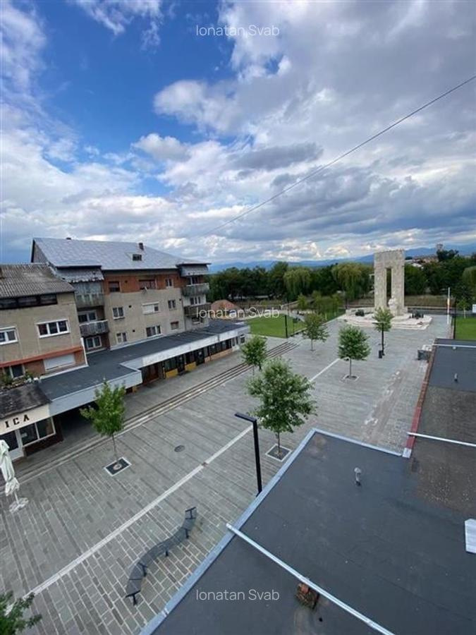 Apartament cu 2 camere decomandat în Central - 1