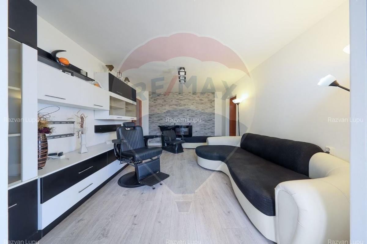 Spatiu comercial / birouri cu intrare separata din strada - 1