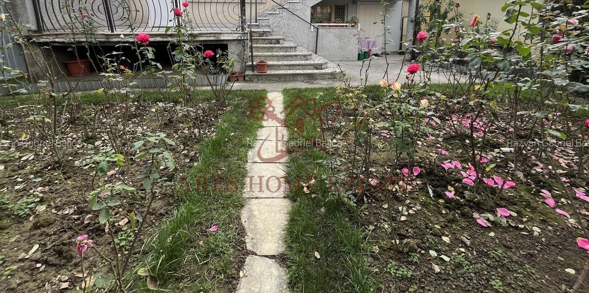 Vilă spațioasă 6 camere în centrul Lugoj – teren 471 mp, garaj - 24