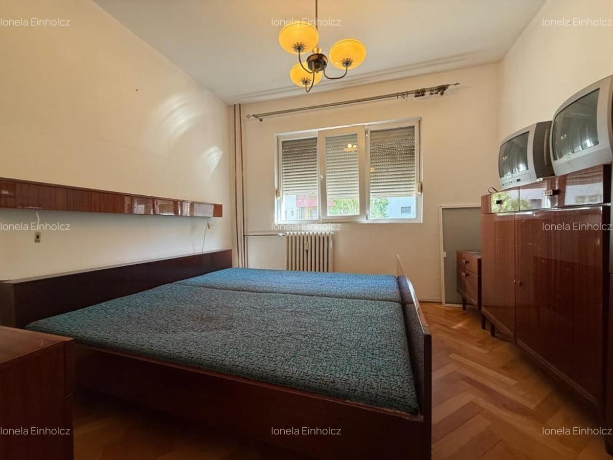 OCAZIE Apartament spatios, 3 camere, etaj 2 - zona Girocului - 2