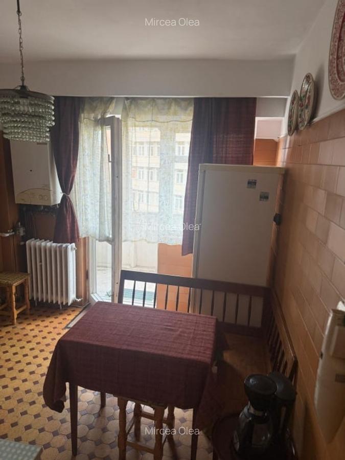 Apartament 5 camere-Scoala de Inot - 9