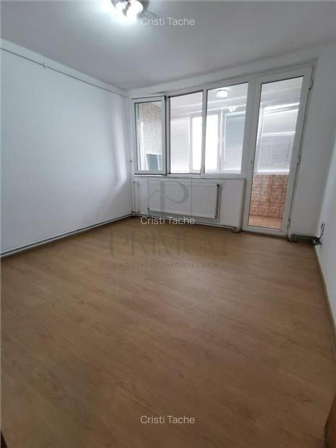 DACIA - 3 Camere - Centrala proprie - Clima- Boxa - Partial RENOVAT - 4