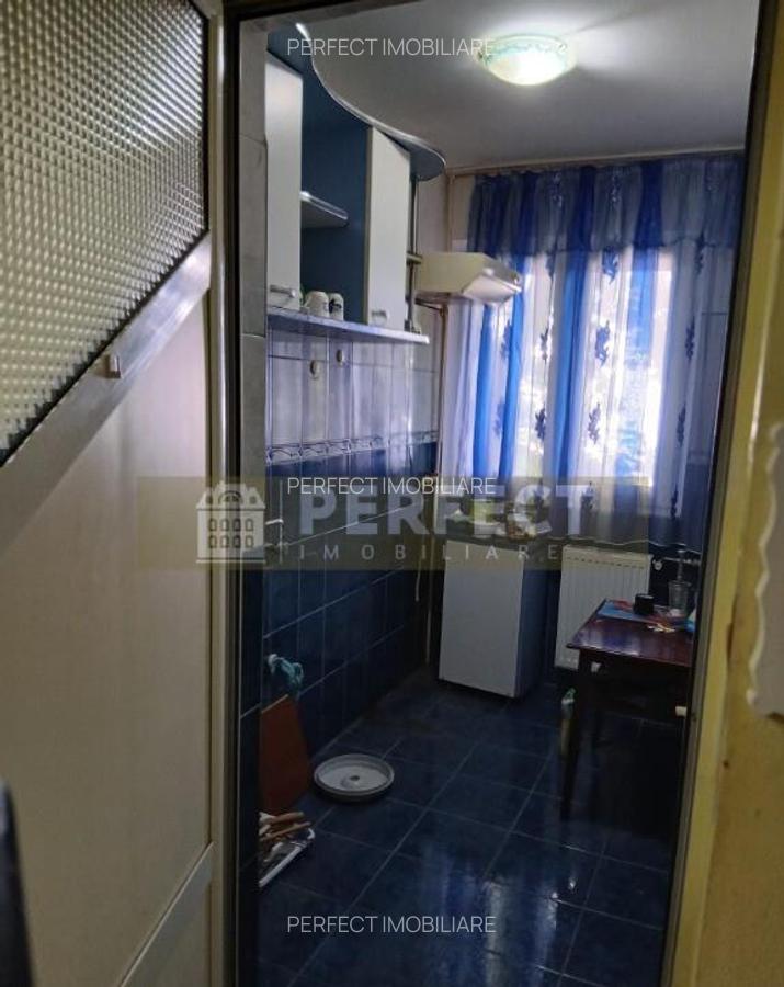 3 camere etaj 1, Malu Rosu la doar 63500 euro!! - 2 3 camere etaj 1, Malu Rosu la doar 63500 euro!! - 2