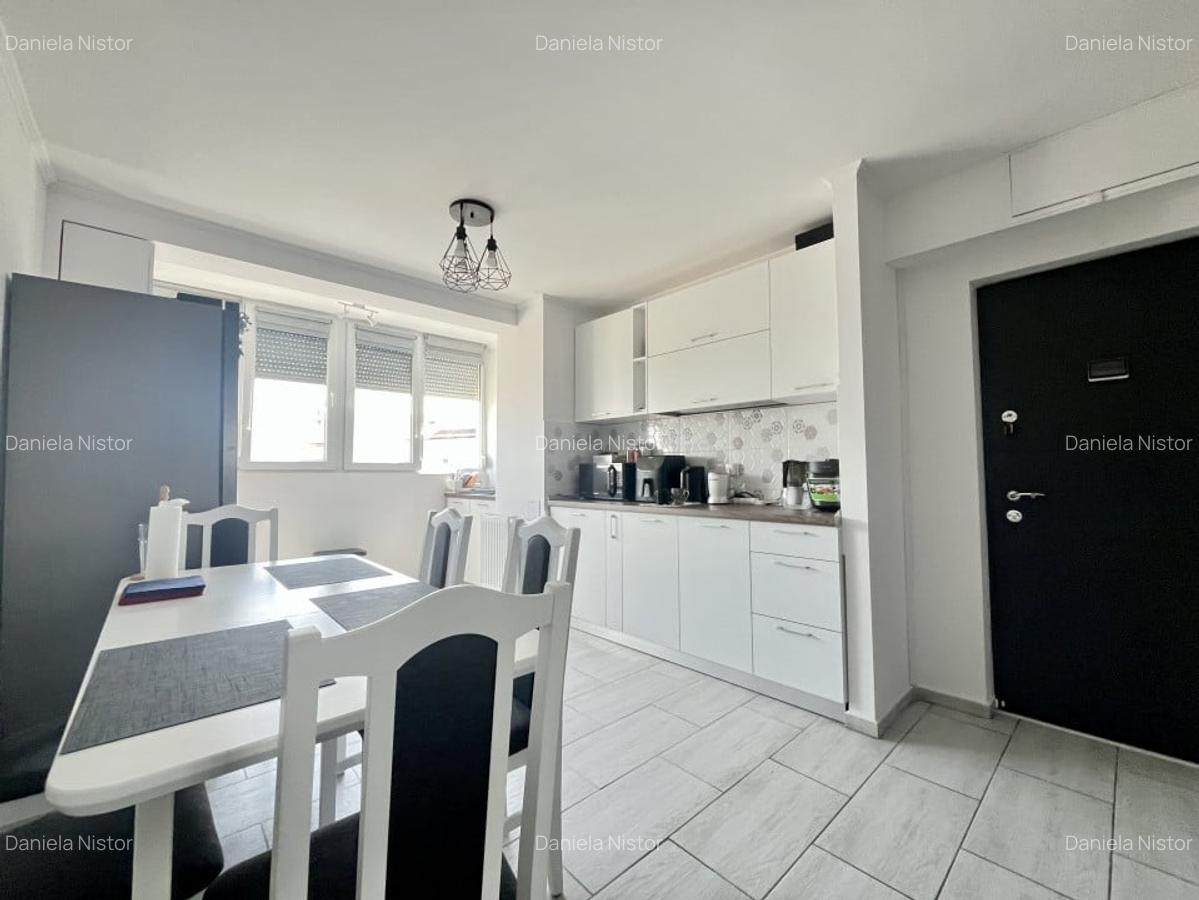 Apartament cu 3 camere semidecomandat, mobilat în Nufărul - 1