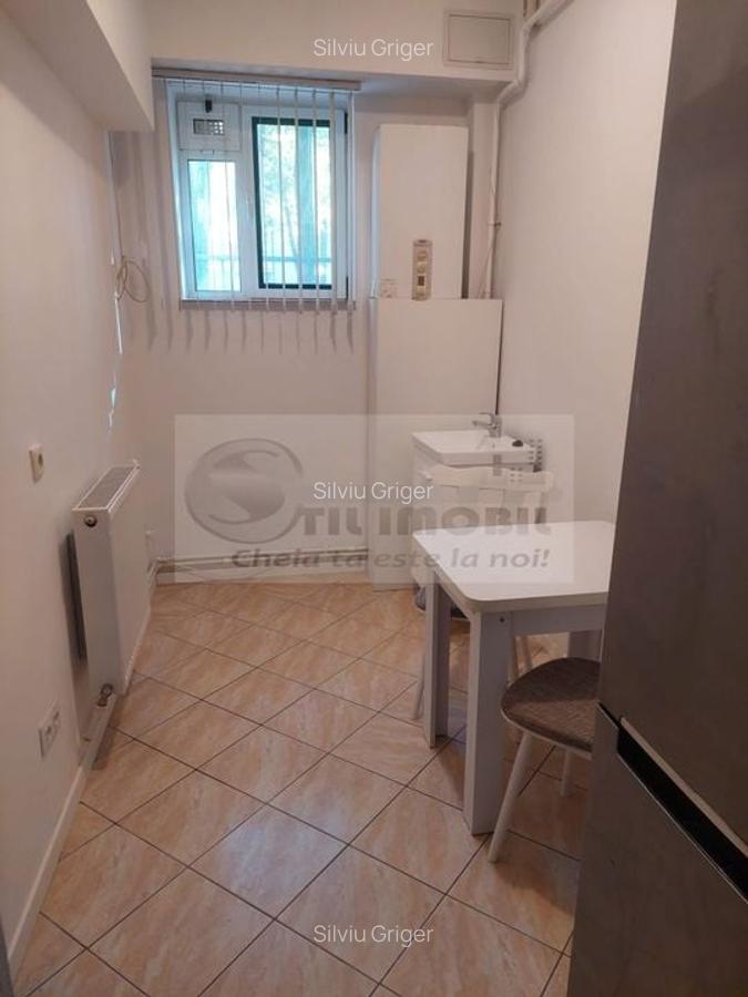 2 cam decomandat o demisol o Copou o 43 mp o 93.000 EUR negociabil - 4 2 cam decomandat o demisol o Copou o 43 mp o 93.000 EUR negociabil - 4