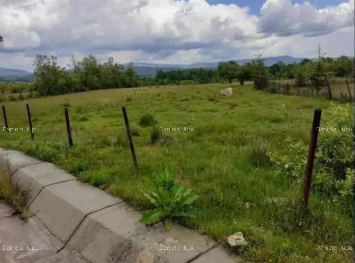 Vanzare teren 5000 mp, intravilan+extravilan, in comuna Crasna - 1 Vanzare teren 5000 mp, intravilan+extravilan, in comuna Crasna - 1
