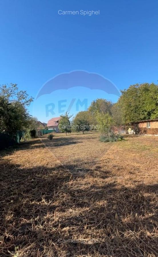 De vanzare casa 4 cam., teren 2510,  400 m de statia de metrou 1Mai - 2