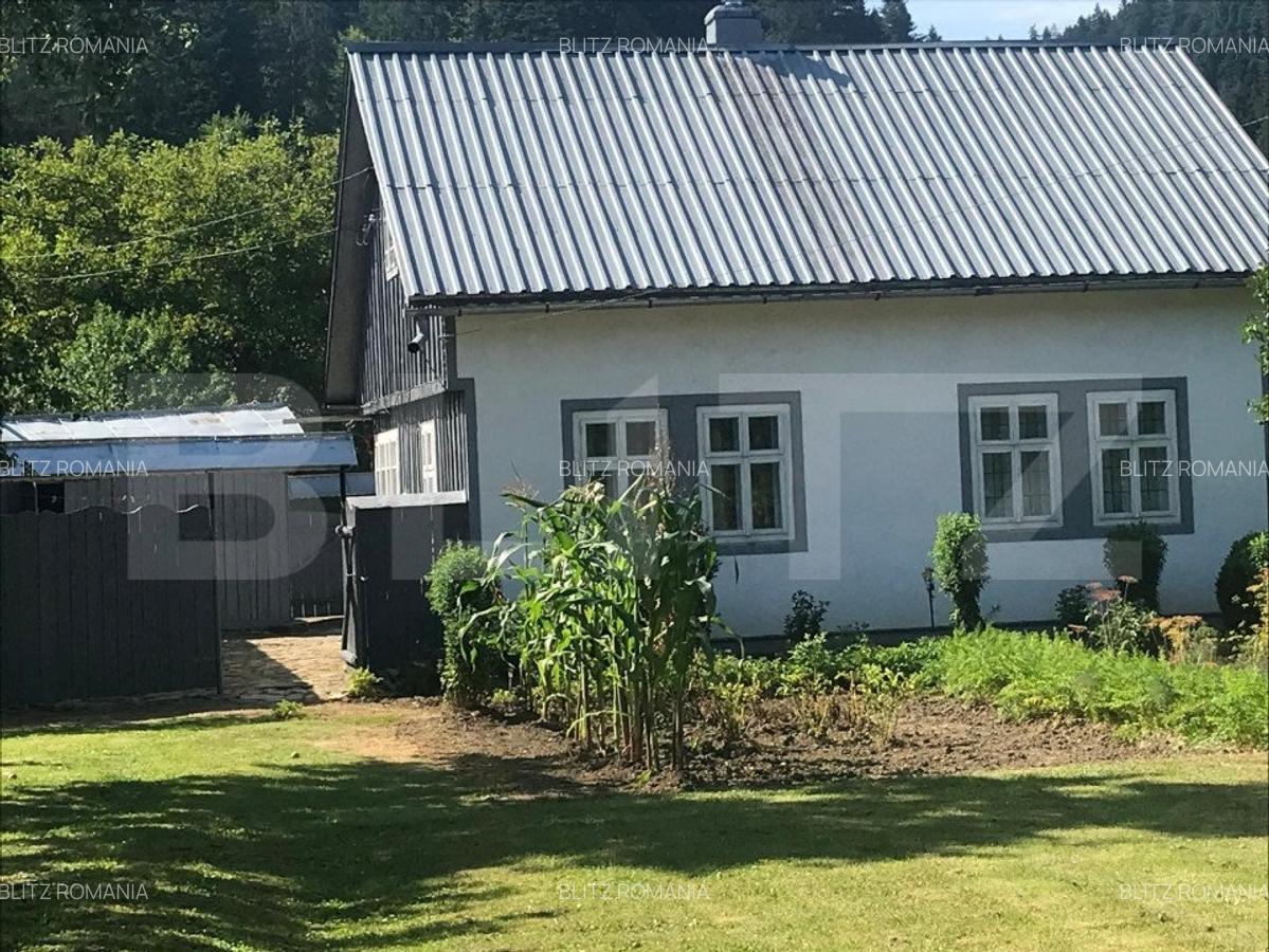 Casa si teren 1748mp, Sucevita - 2