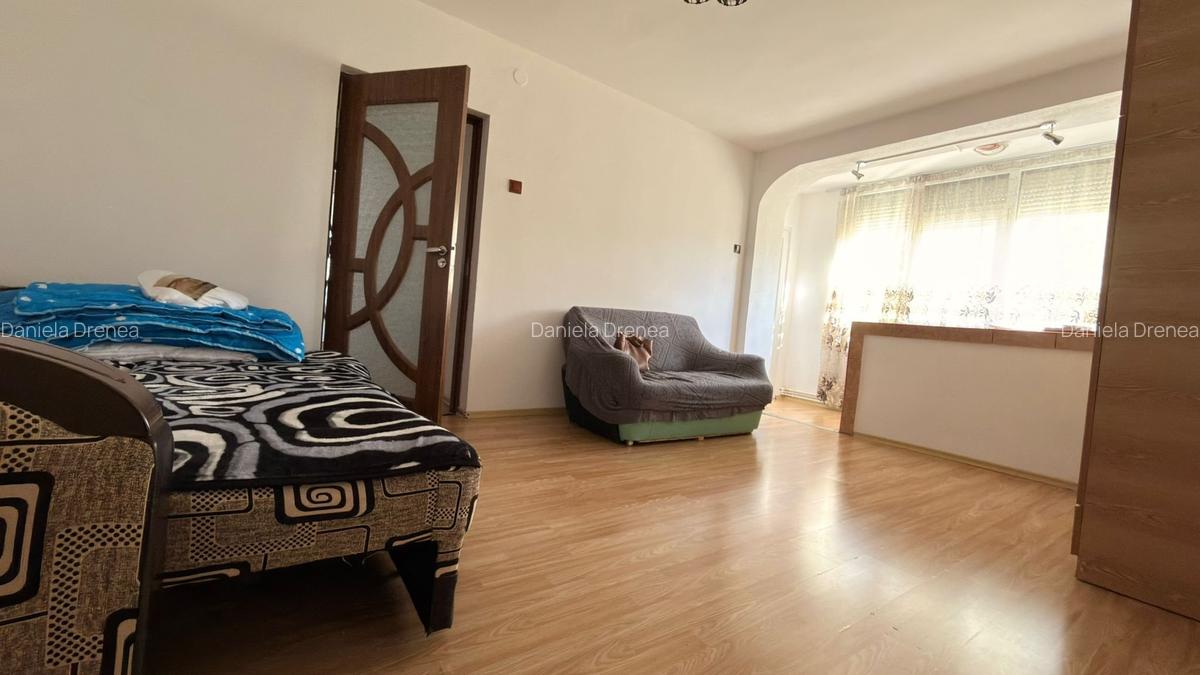 3 camere Tiglina 2 pret 75000 euro - 1