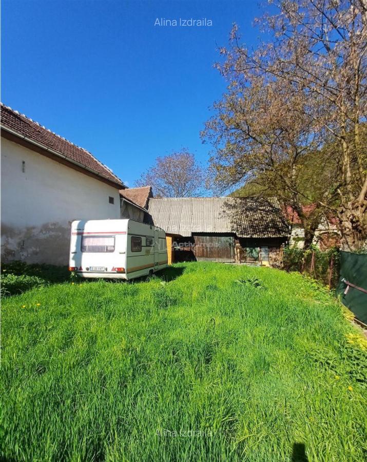 Teren intravilan cu toate utilitatile in sat de munte - 2 Teren intravilan cu toate utilitatile in sat de munte - 2