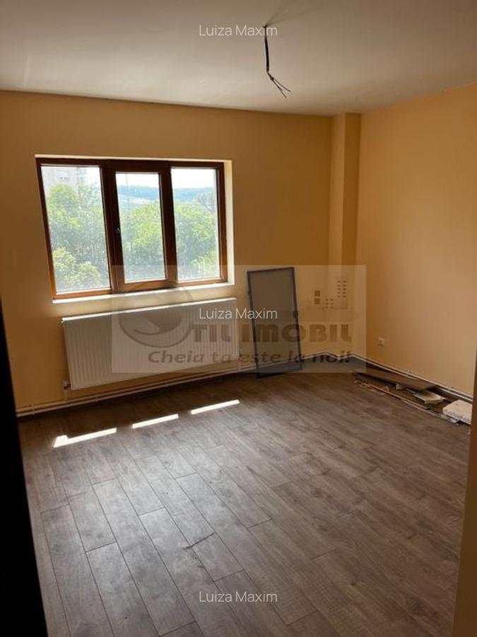 Vânzare Apartament 3 camere | Etaj 1 | Rond Canta 140.00EUR - 6