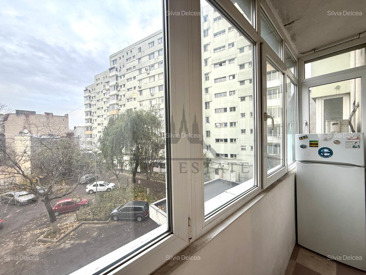 Garsoniera Banu Manta cu vedere pe spate - 10