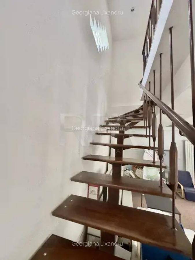 Vila 6 camere, Titulescu, Curte ?i zona de relaxare Metrou la 7 minute - 12