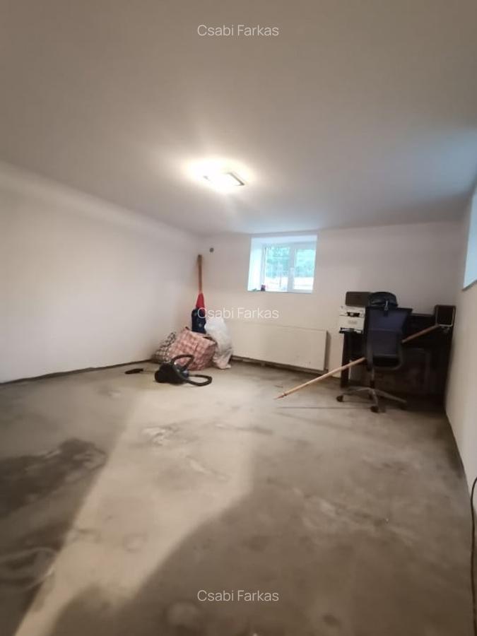 Casa de vanzare cu 4 camere, 141 mp , Gruia - 4
