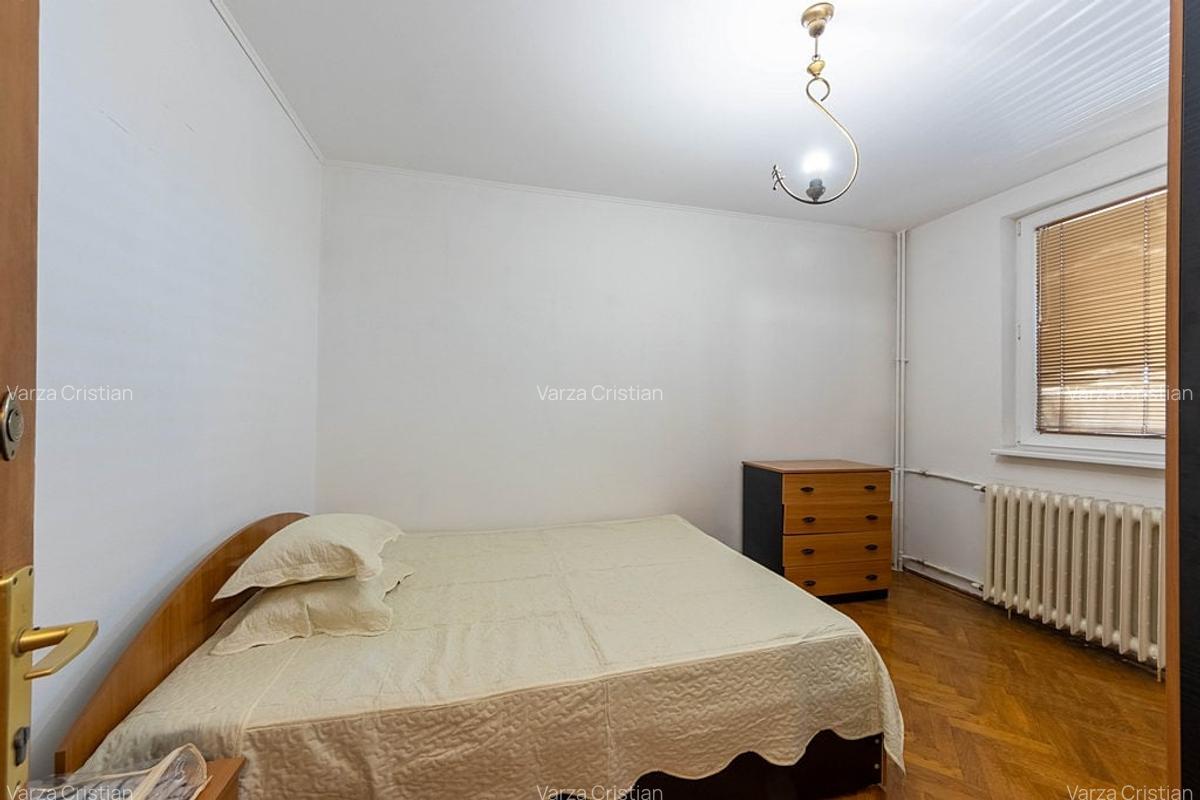 Tineretului, stradal, vizavi de parc - 9