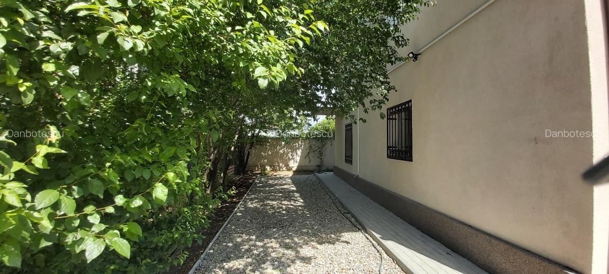 Casa Padurea Baneasa - 3 locuri de parcare , an 1998 - 12