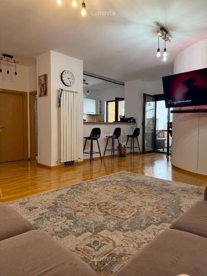 Apartament cu 3 camere semidecomandat în Herăstrău - 1