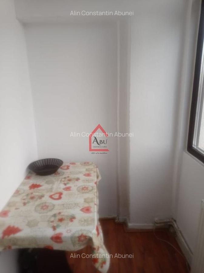 Apartament cu o camera,  Decomandat, Nicolina, Bulevard - 12