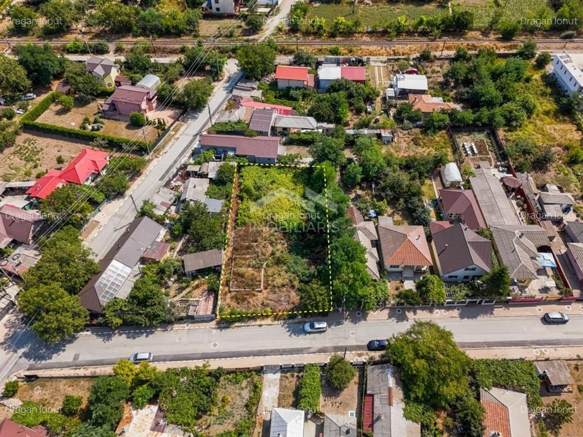 Teren intravilan intre case - 978 mp cu fundatie  - Tuzla, Constanta - 1