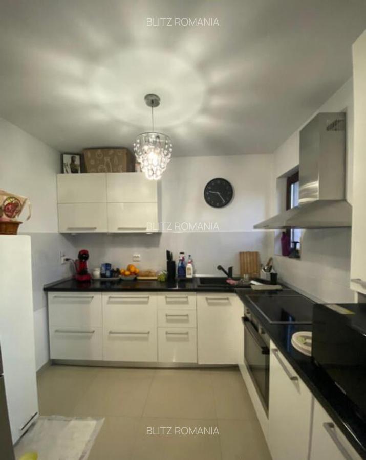 Apartament de vanzare, cu 3 camere, 120 mp, zona Marul de Au - 5