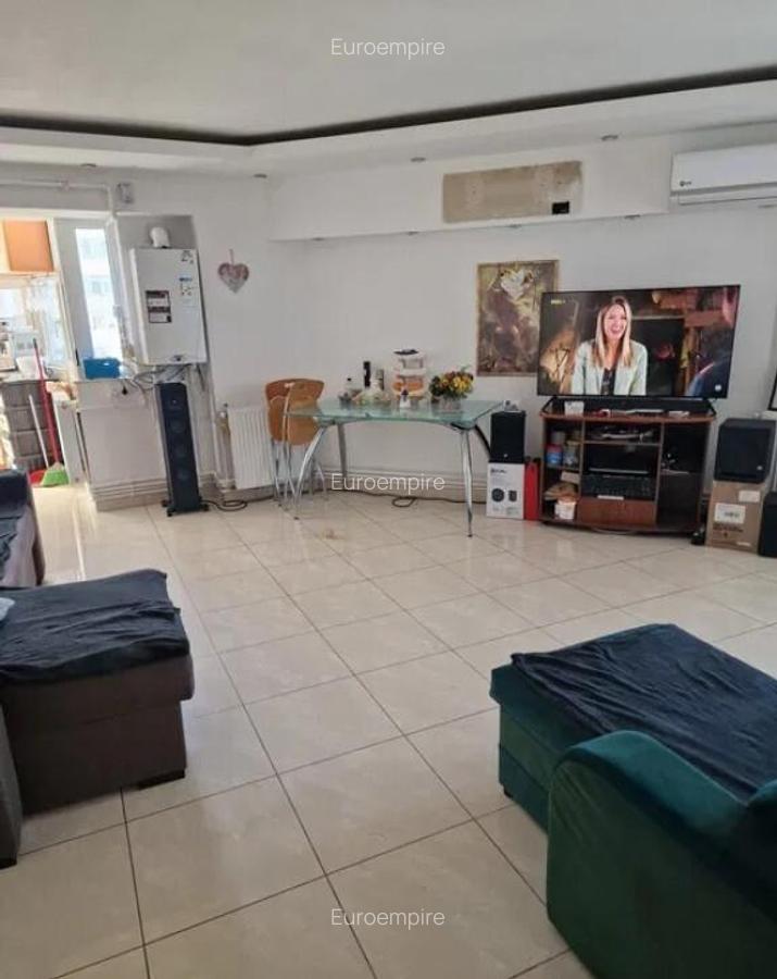 Vila 4 camere P+1E Km 5 - 2