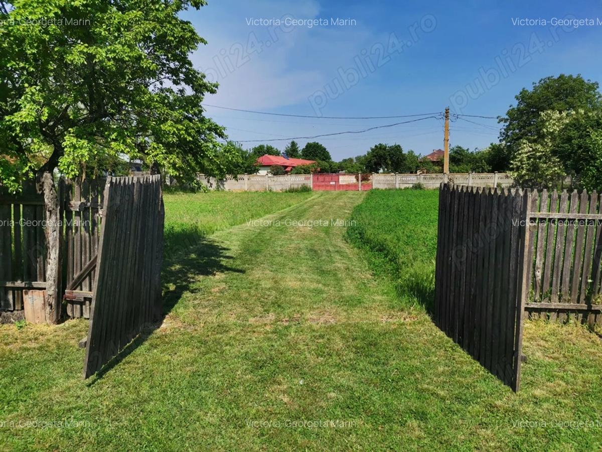 Teren cu casa de vanzare - 1