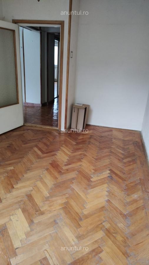 Braila Apartament 3 camere de vanzare, 80 mp, etaj 3, strada Tineretului - 7