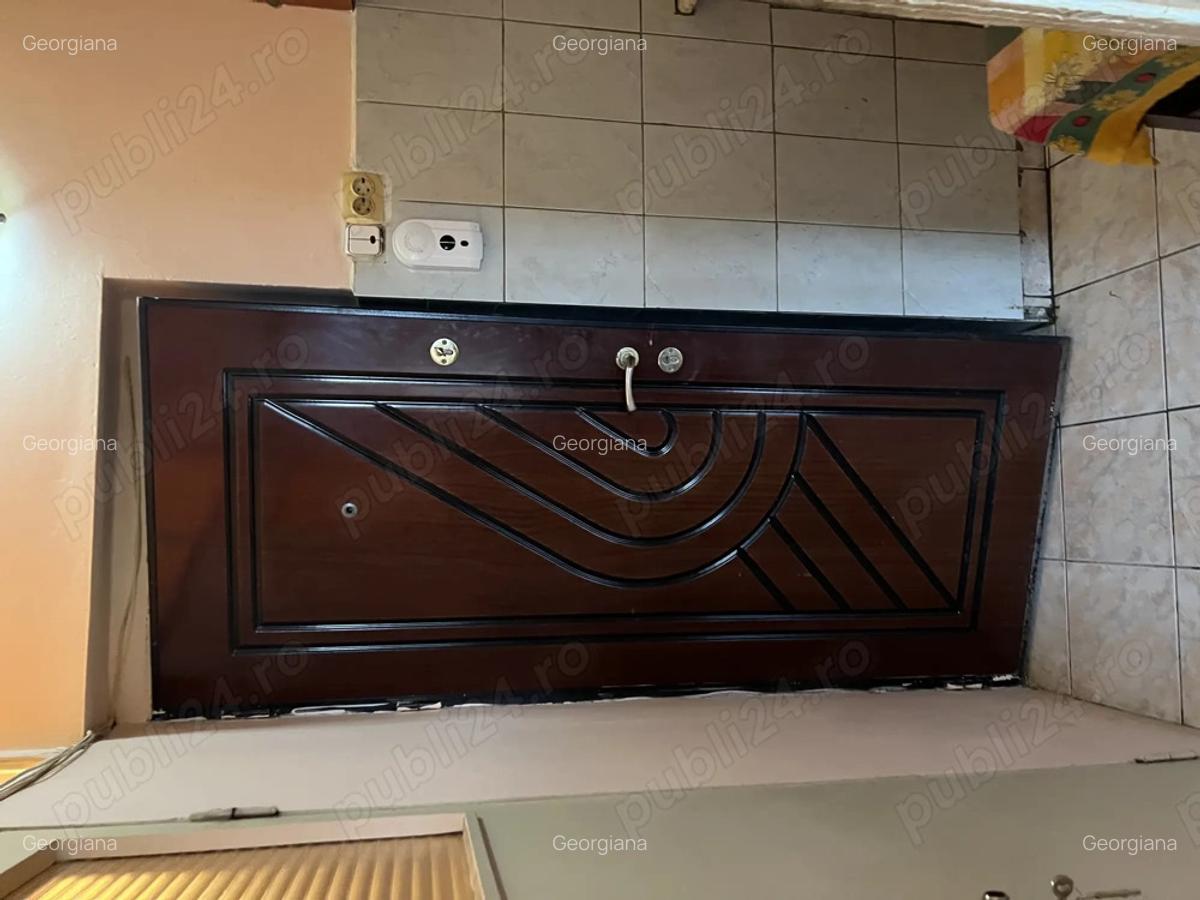 Garsoniera de vanzare cu priveli?te spre terenul de fotbal - 3