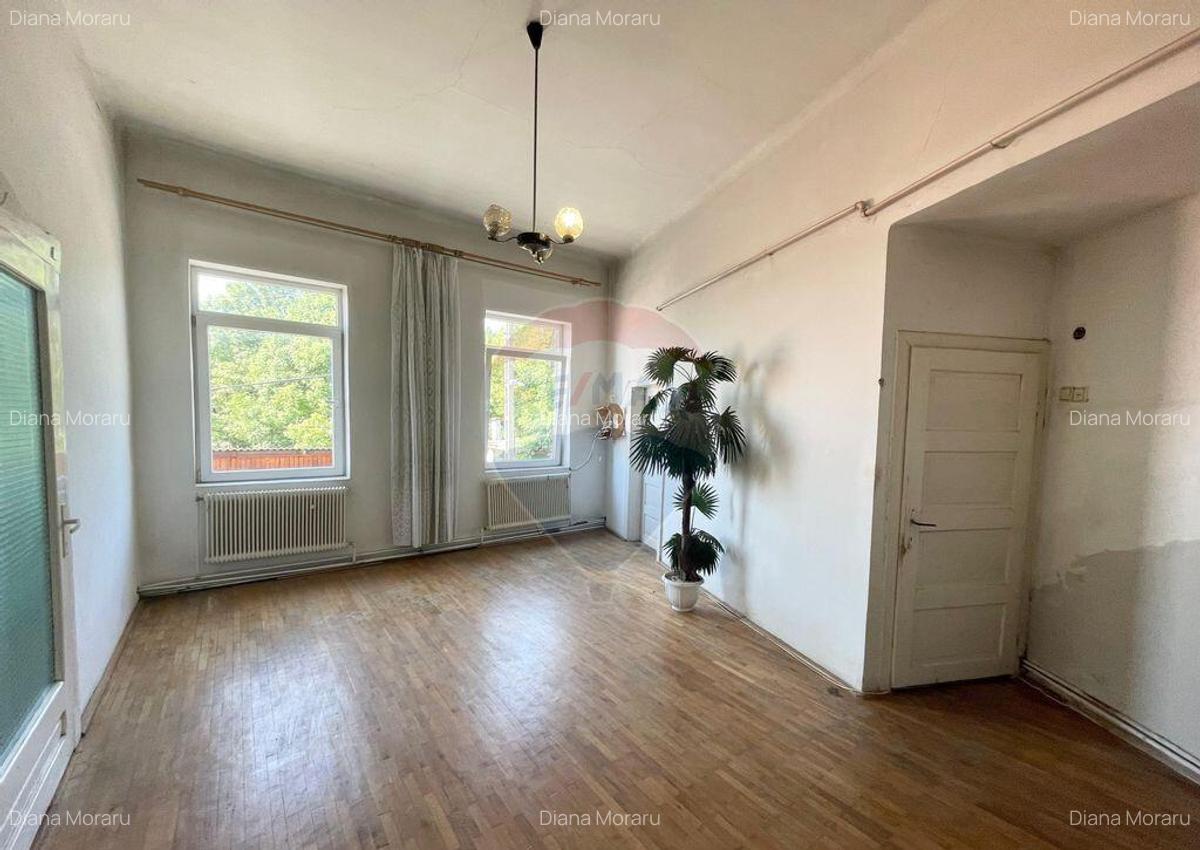 Casa cu 3 camere de vanzare in zona centrala comison 0% - 7