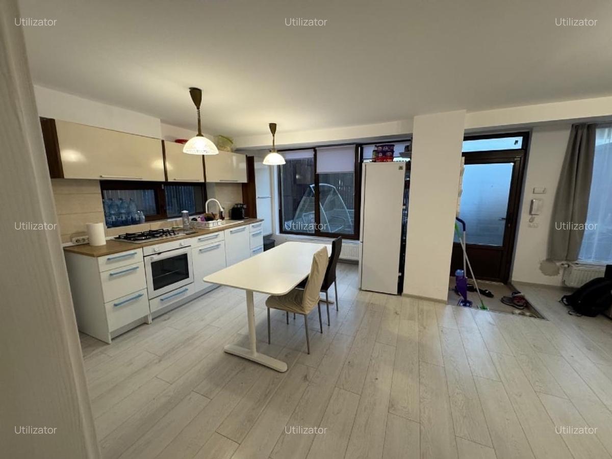 Propietar închiriez apartament 3 camere - 9